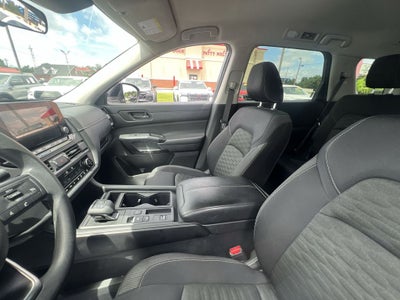2023 Nissan Pathfinder S