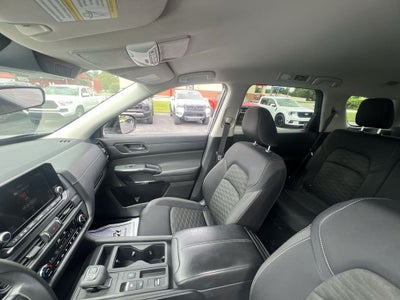 2023 Nissan Pathfinder S