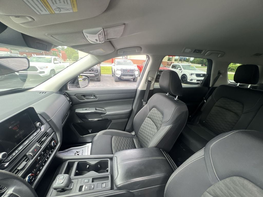 2023 Nissan Pathfinder S