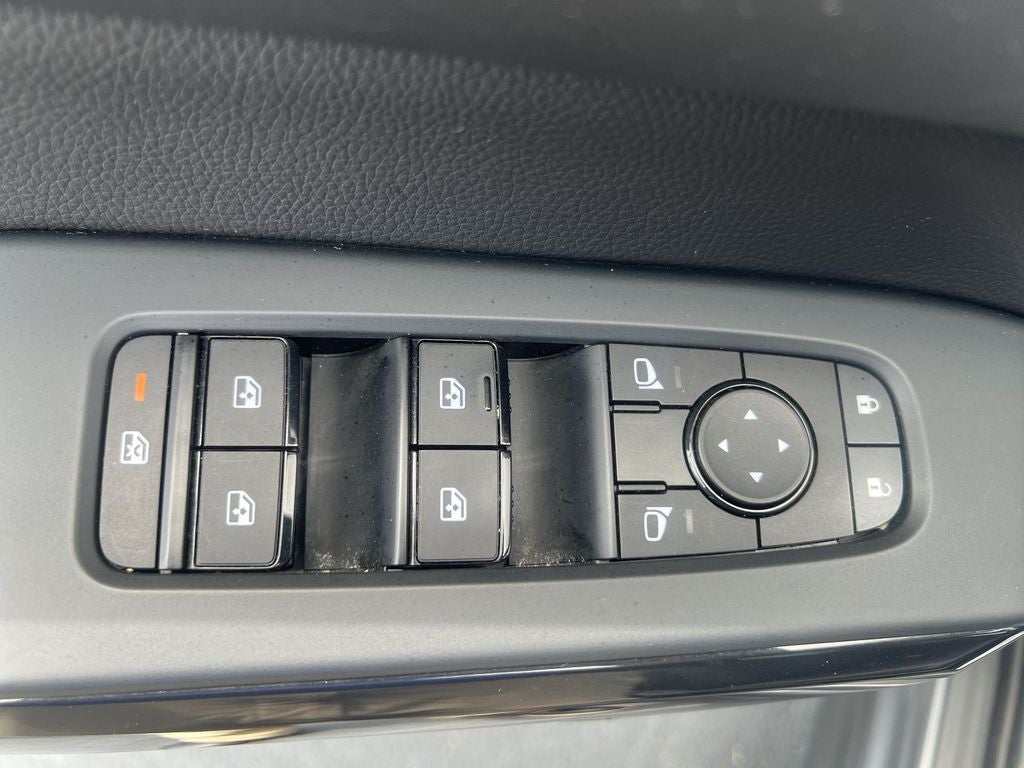 2023 Nissan Pathfinder S