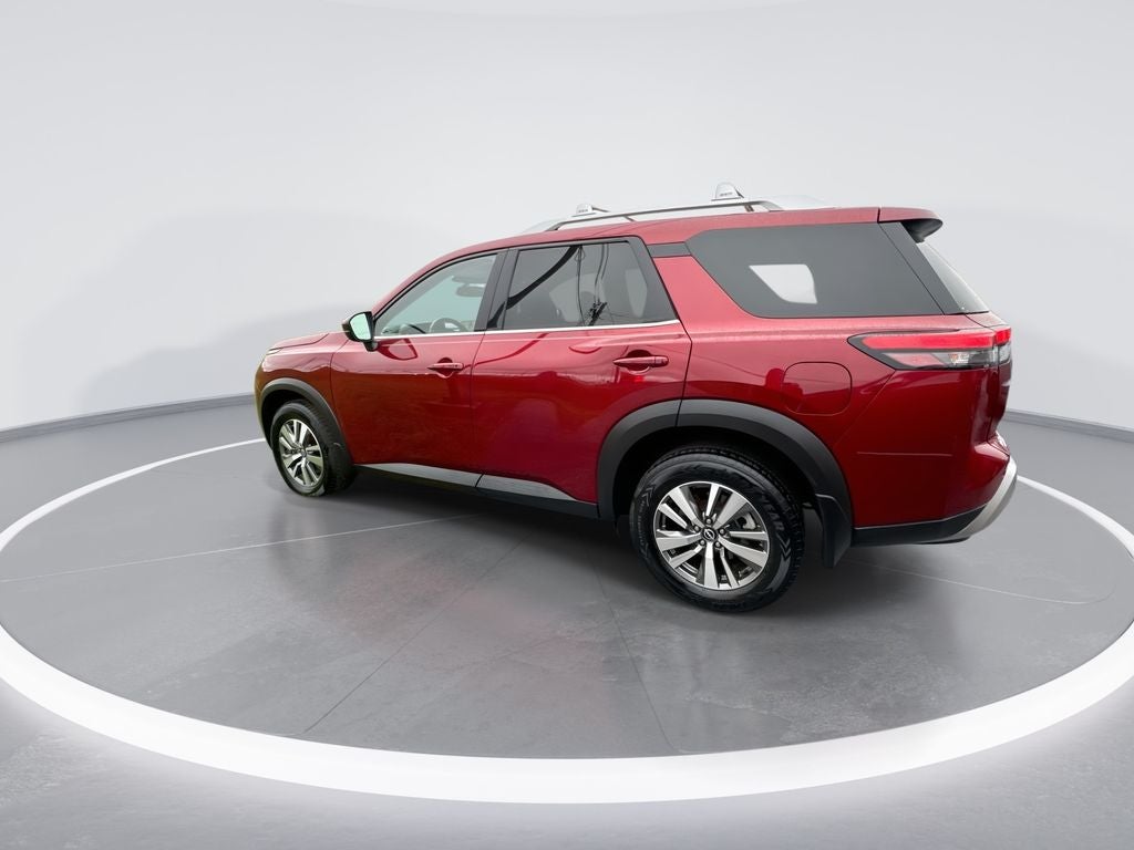 2022 Nissan Pathfinder SL