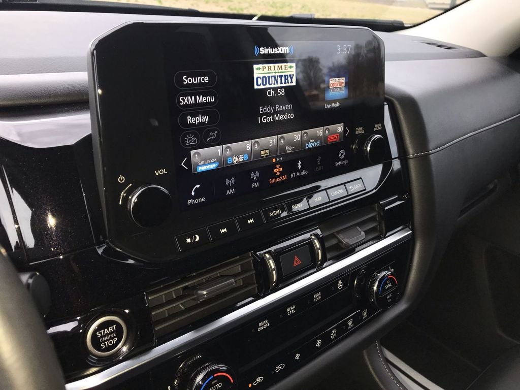 2023 Nissan Pathfinder SL