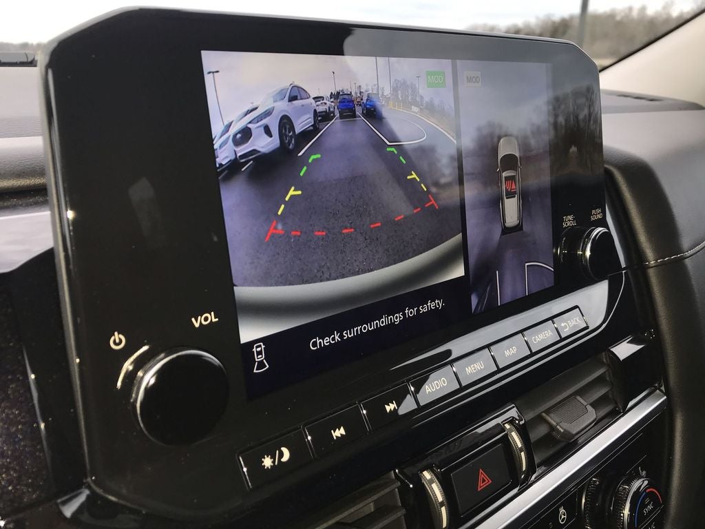 2023 Nissan Pathfinder SL