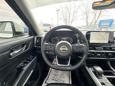 2023 Nissan Pathfinder SL