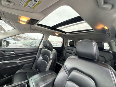 2023 Nissan Pathfinder SL