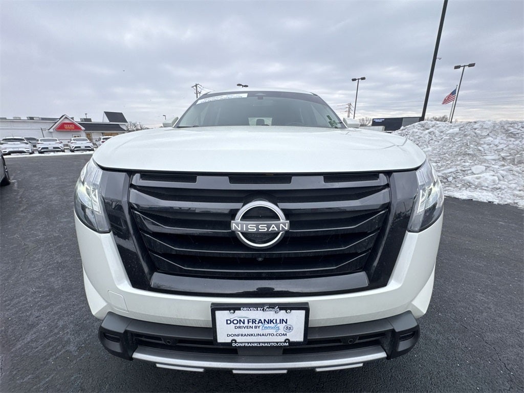 2023 Nissan Pathfinder SL