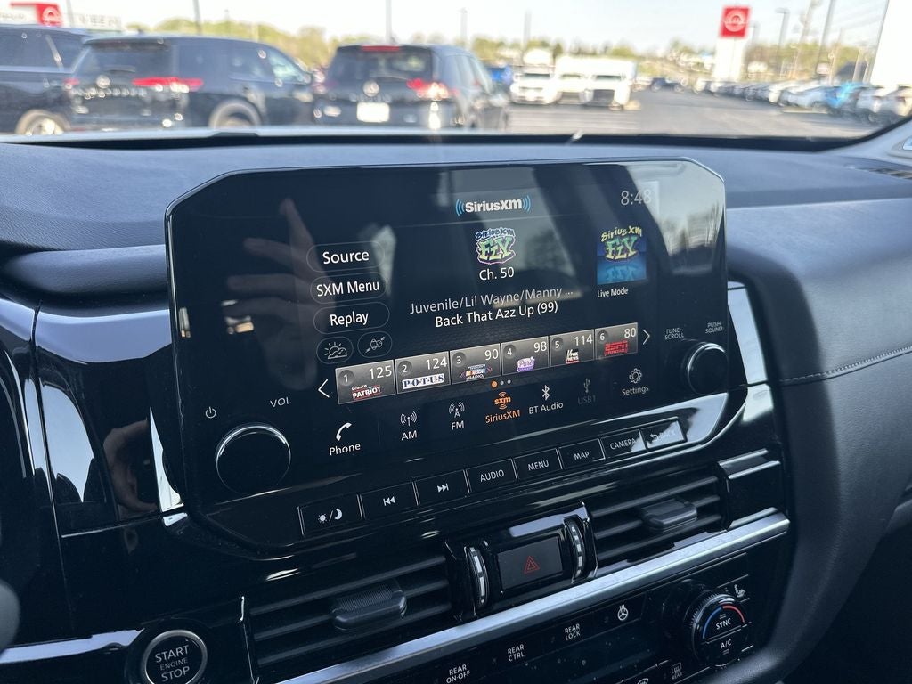 2023 Nissan Pathfinder SL