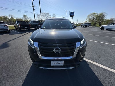 2023 Nissan Pathfinder SL
