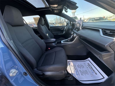 2022 Toyota RAV4 Hybrid SE