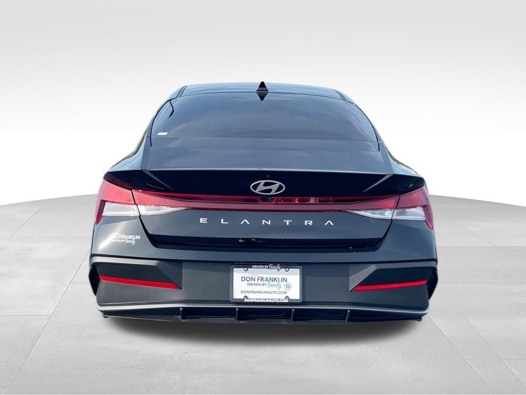 2026 Hyundai Elantra SE