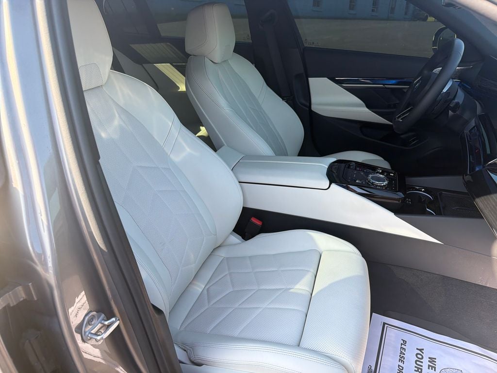 2026 BMW 5 Series 550e xDrive