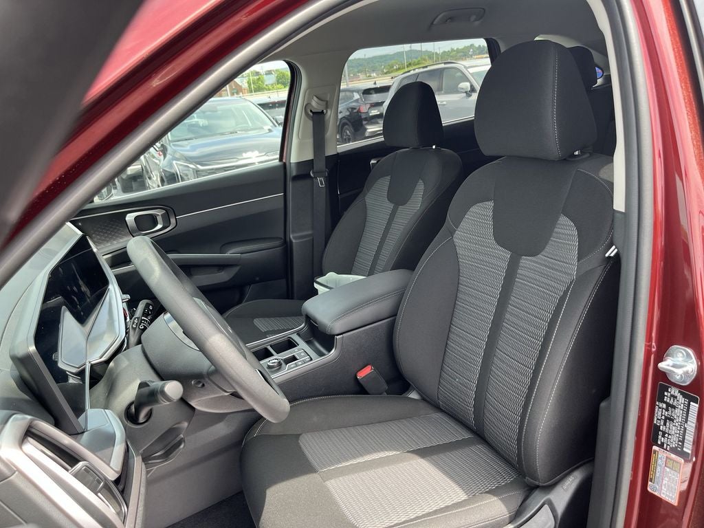 2025 Kia Sorento LX