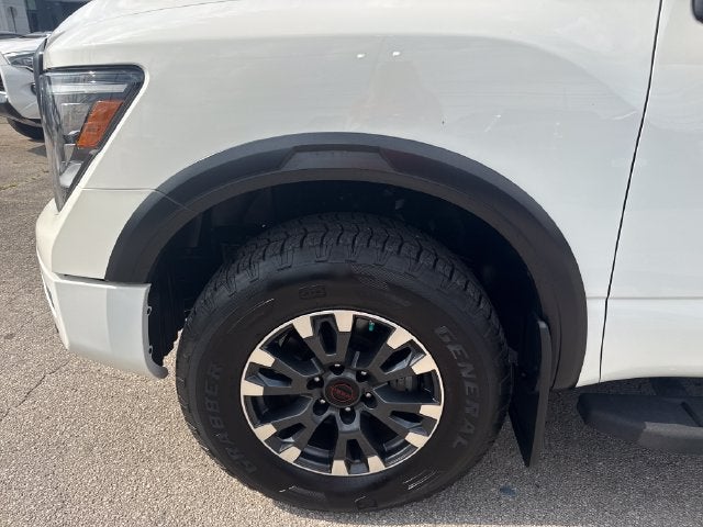 2024 Nissan Titan PRO-4X - Photo 9