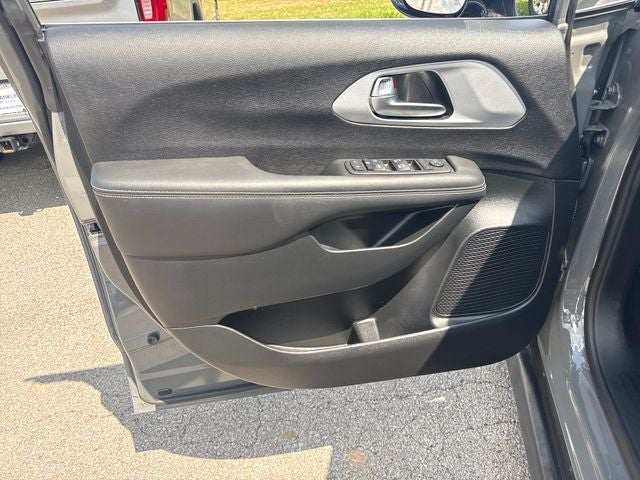 2024 Chrysler Pacifica Touring Handicap Access Van