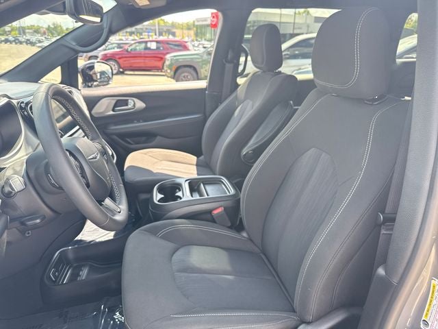 2024 Chrysler Pacifica Touring Handicap Access Van