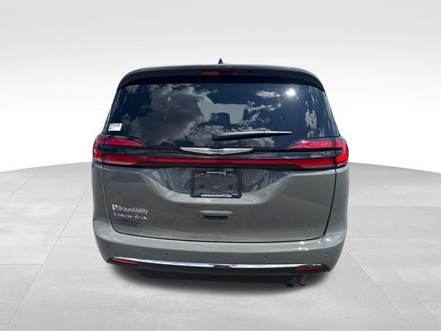 2024 Chrysler Pacifica Touring Handicap Access Van