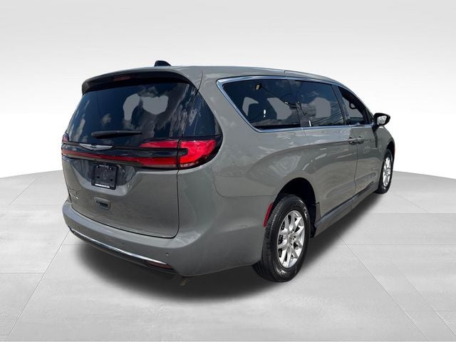 2024 Chrysler Pacifica Touring Handicap Access Van