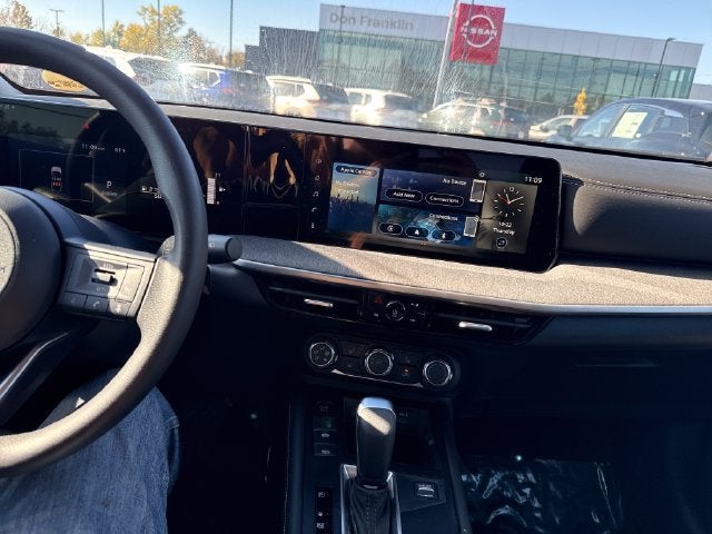 2025 Nissan Kicks SV