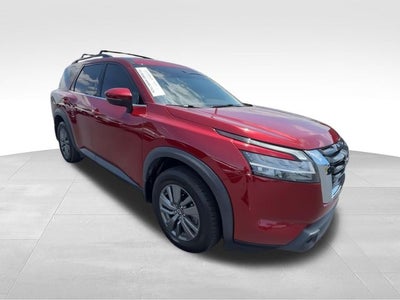 2022 Nissan Pathfinder SV