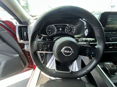 2022 Nissan Pathfinder SV