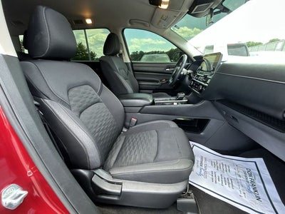 2022 Nissan Pathfinder SV