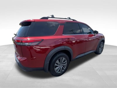 2022 Nissan Pathfinder SV