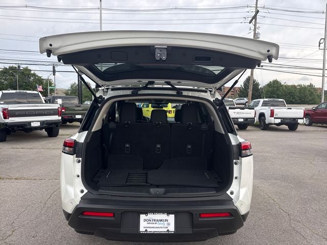 2023 Nissan Pathfinder SV