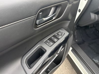 2023 Nissan Pathfinder SV