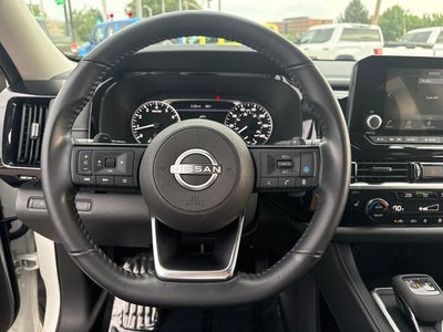 2023 Nissan Pathfinder SV