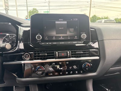 2023 Nissan Pathfinder SV