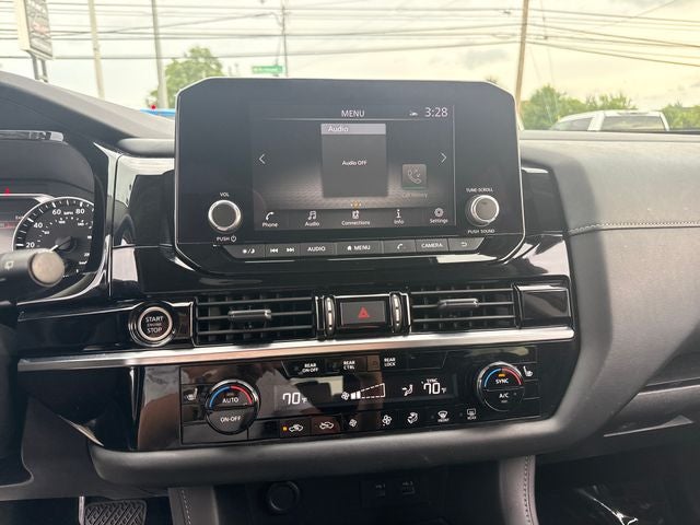2023 Nissan Pathfinder SV