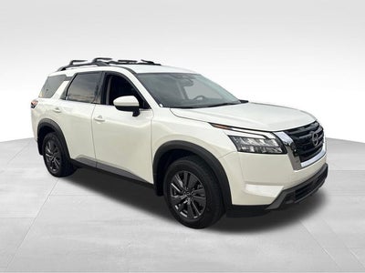 2023 Nissan Pathfinder SV