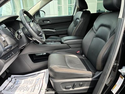 2025 Nissan Pathfinder SL