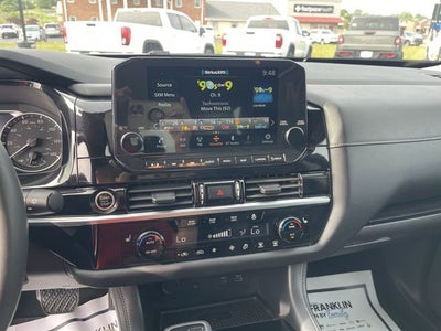 2023 Nissan Pathfinder SL