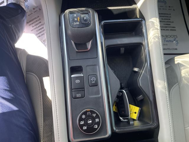 2023 Nissan Pathfinder SL