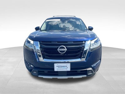 2023 Nissan Pathfinder SL