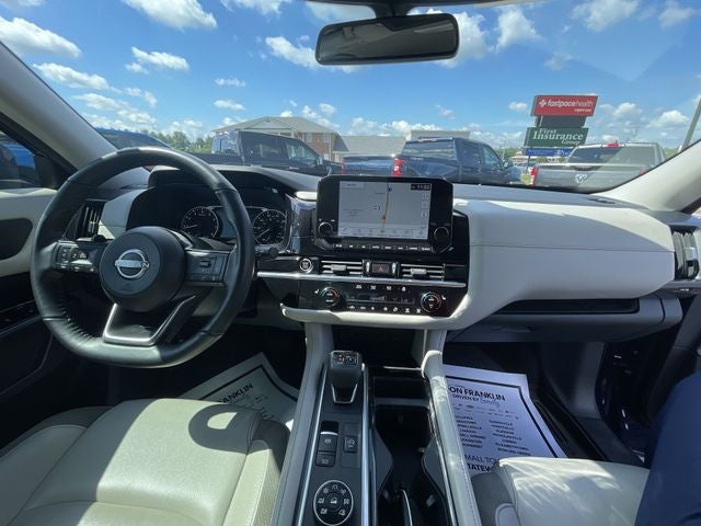 2023 Nissan Pathfinder SL