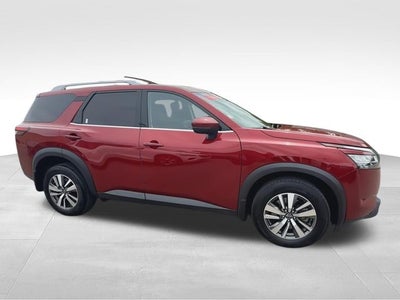 2024 Nissan Pathfinder SL