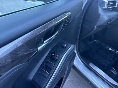 2022 Toyota Highlander Hybrid Platinum