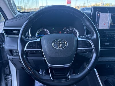 2022 Toyota Highlander Hybrid Platinum