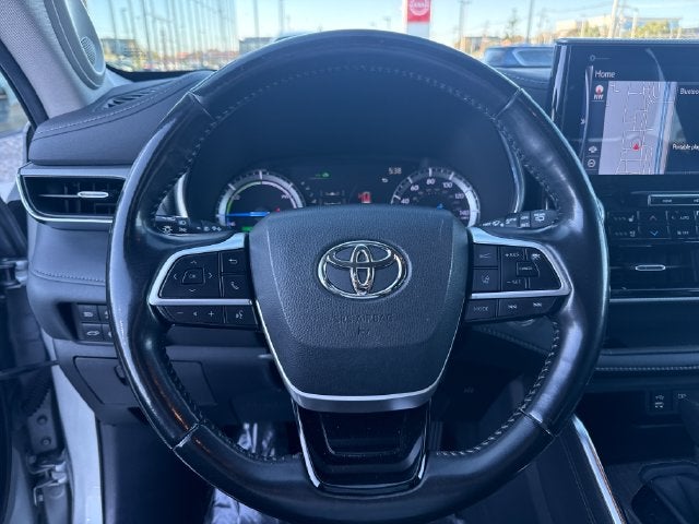 2022 Toyota Highlander Hybrid Platinum