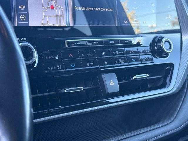 2022 Toyota Highlander Hybrid Platinum