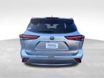 2022 Toyota Highlander Hybrid Platinum