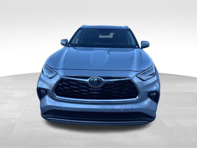 2022 Toyota Highlander Hybrid Platinum