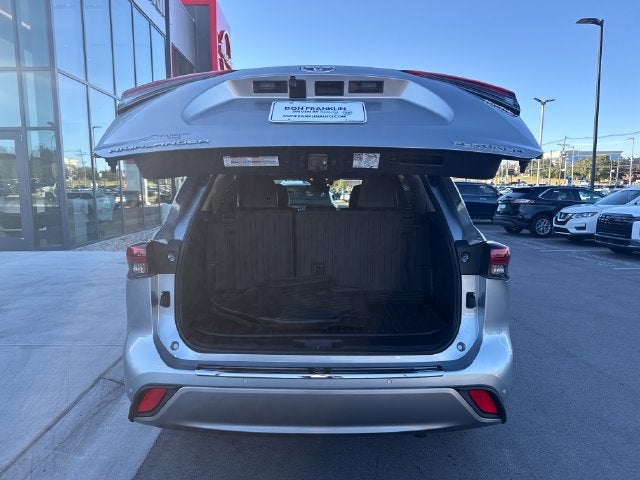 2022 Toyota Highlander Hybrid Platinum