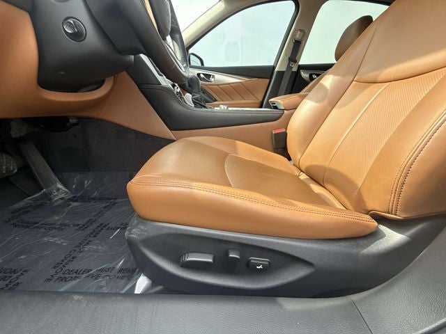 2023 INFINITI Q50 LUXE