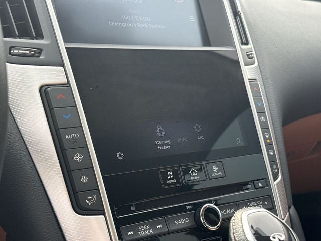 2023 INFINITI Q50 LUXE