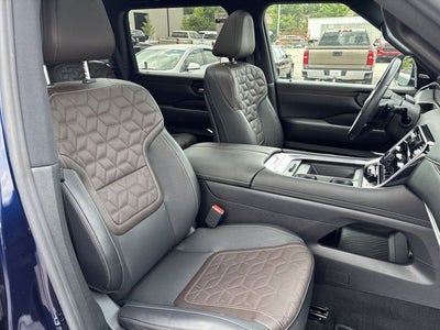 2025 Nissan Armada Platinum
