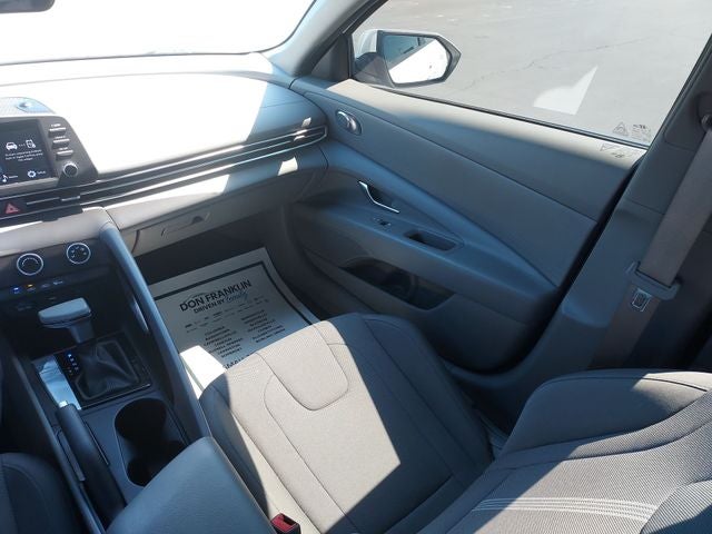 2025 Hyundai Elantra SE