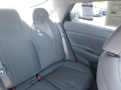 2025 Hyundai Elantra SE